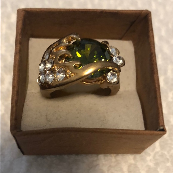 Jewelry - Used ring size 7
